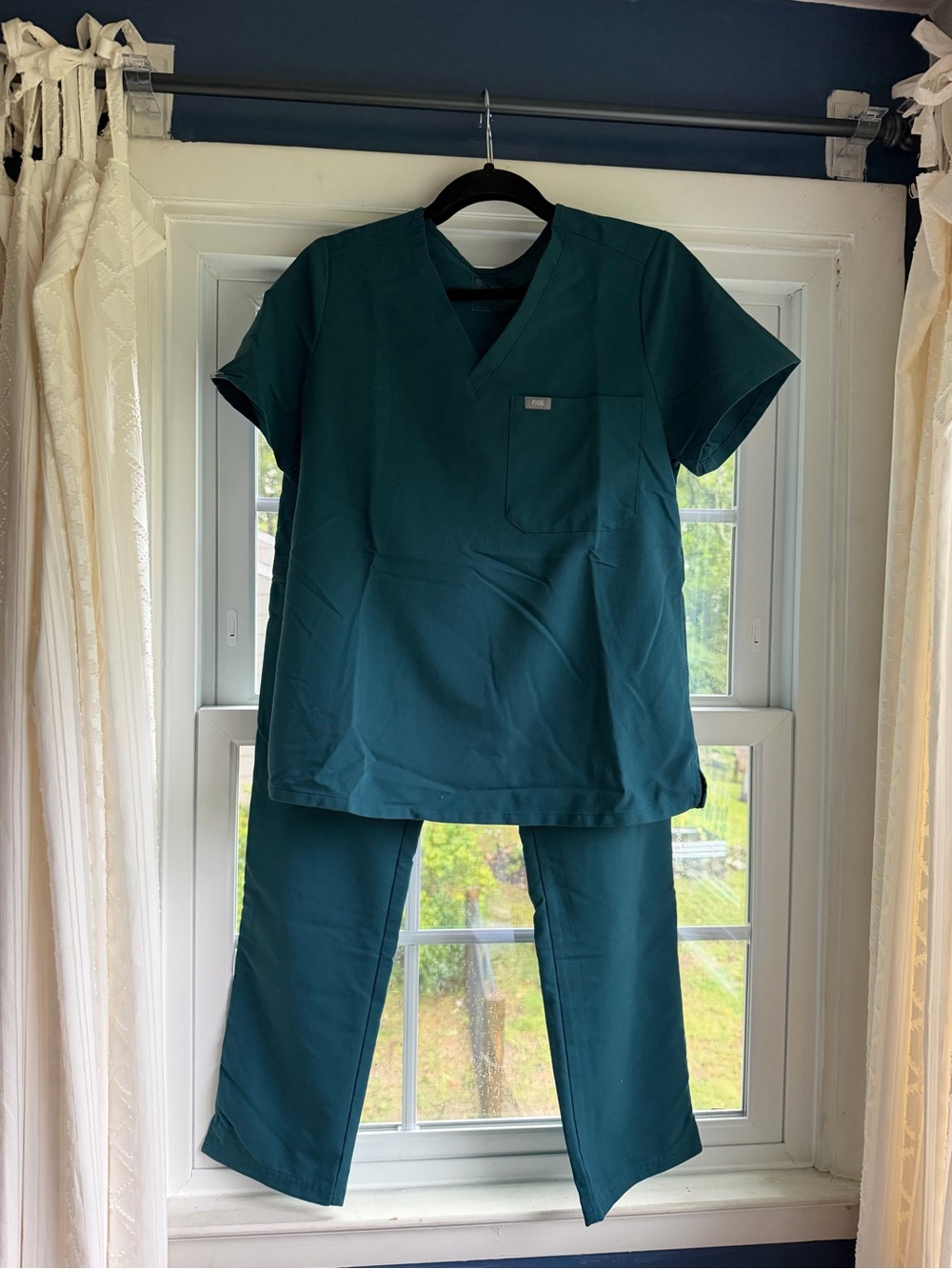 Figs Teal Women's Scrub Top & Jogger Pants